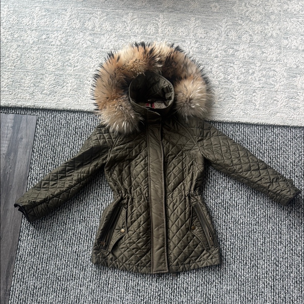 Beautiful quilted Burberry Brit Jacket. Excellent condition. Small.